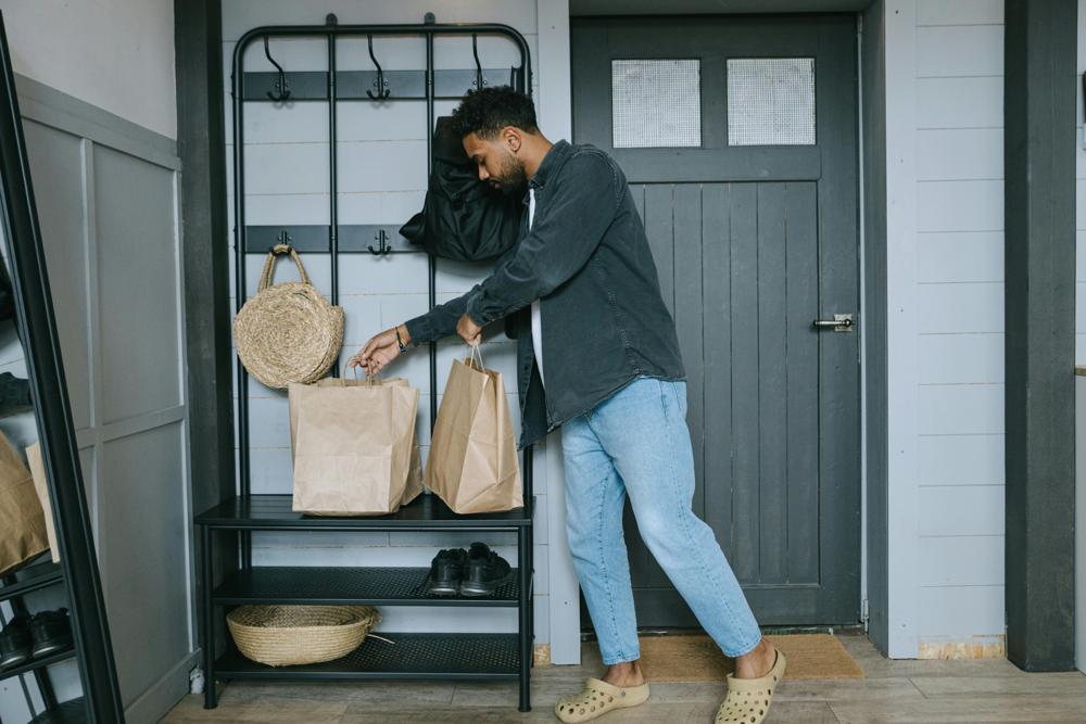 Entryway storage