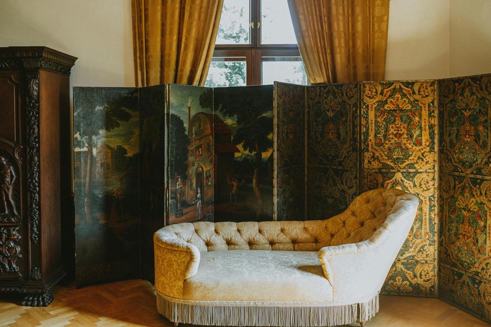 room divider